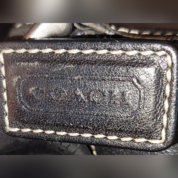 Coach Black Hampton Leather VTG Pre-Loved Crossbody/Shoulder Handbag - Authentic - Picture 13 of 13